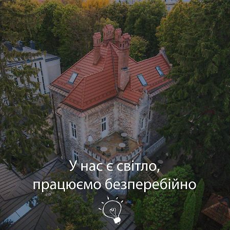 Lion'S Castle Hotel Lviv Exterior photo