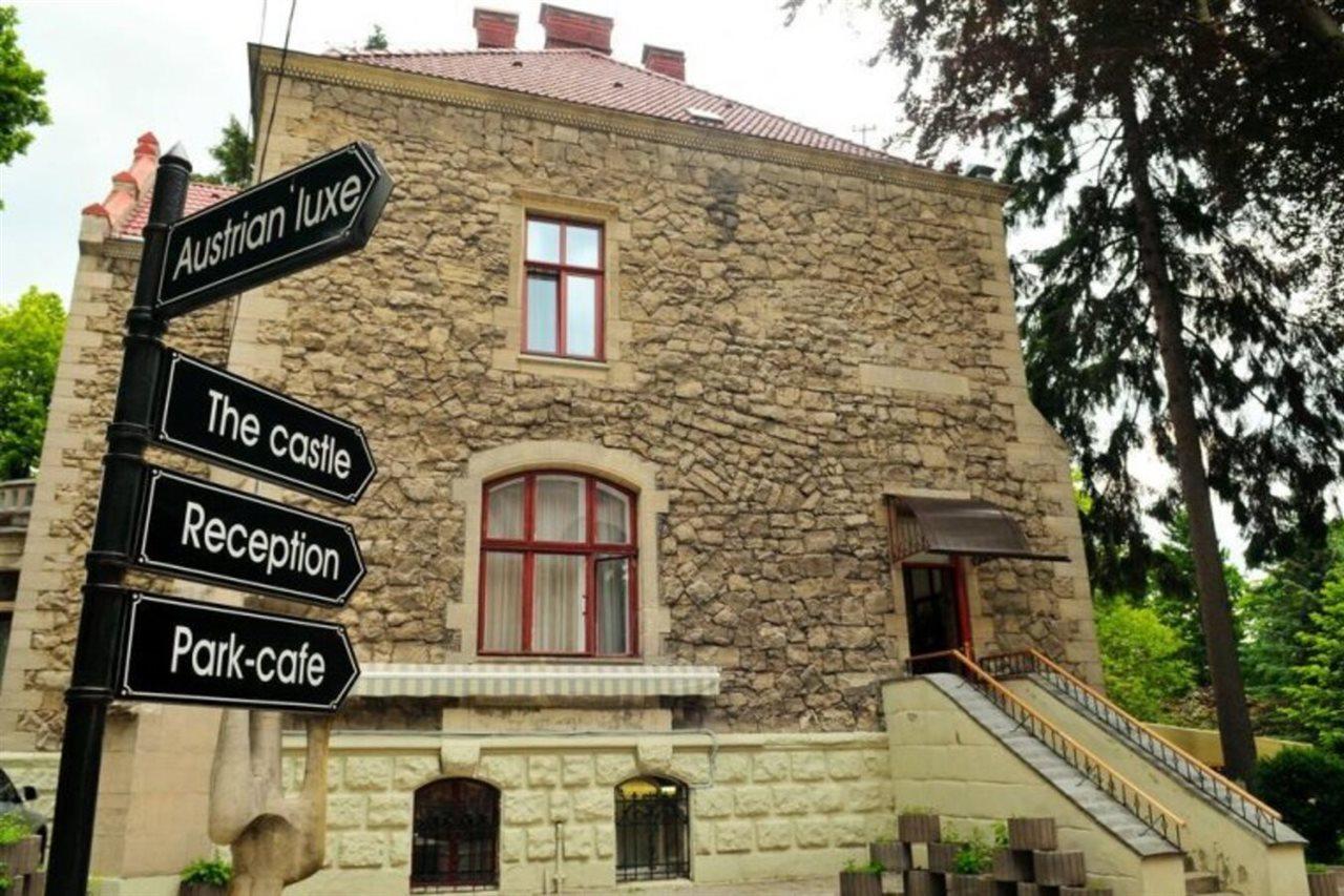 Lion'S Castle Hotel Lviv Exterior photo